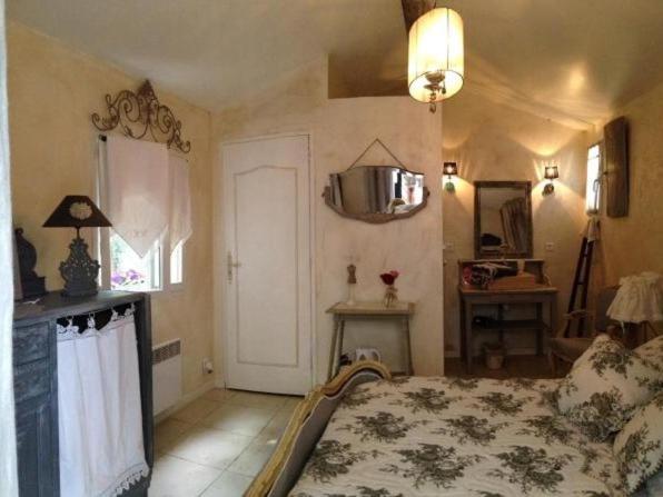Bed and Breakfast Le Moulin De Sonnailles Кабрье Номер фото