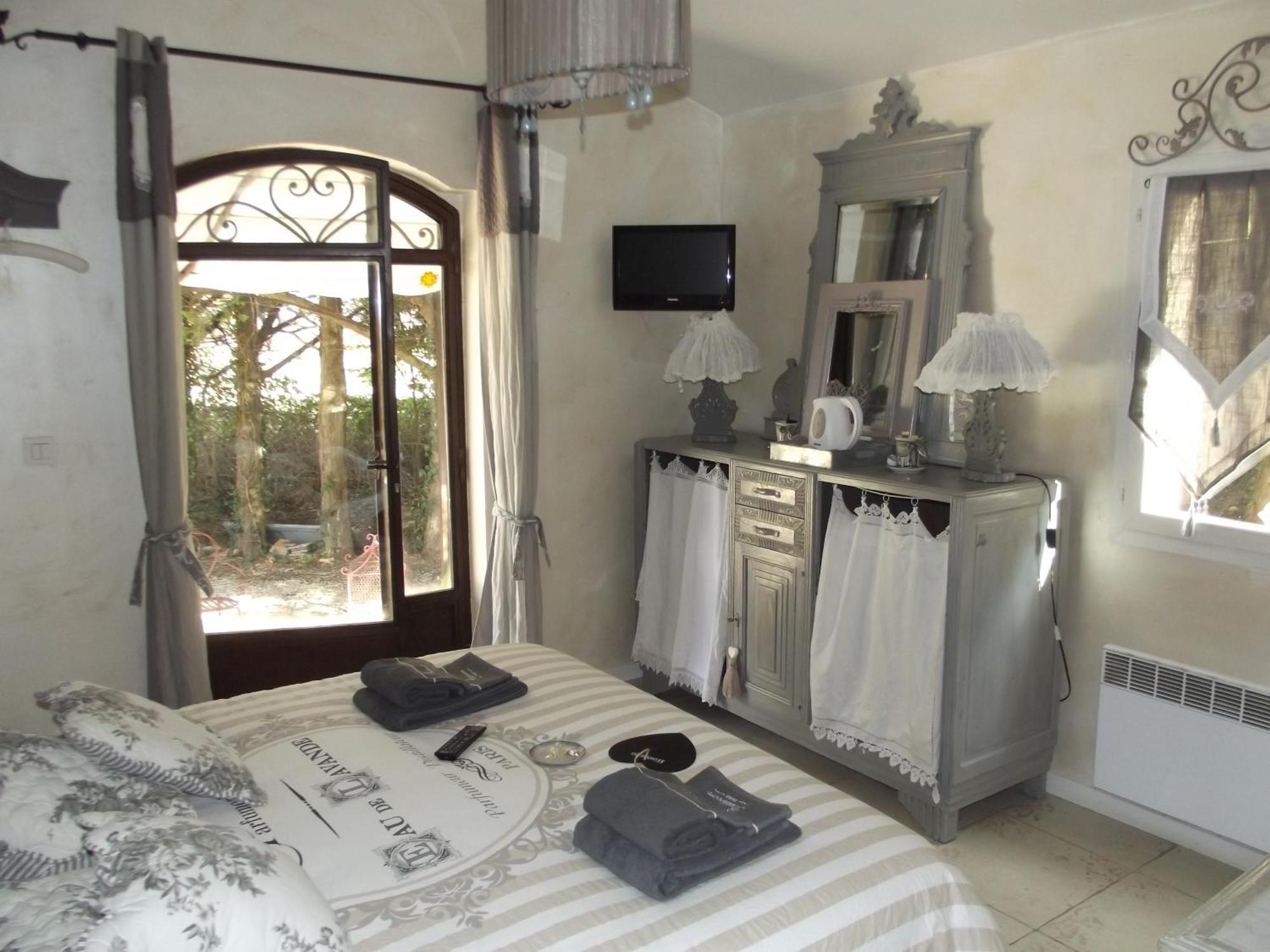 Bed and Breakfast Le Moulin De Sonnailles Кабрье Номер фото